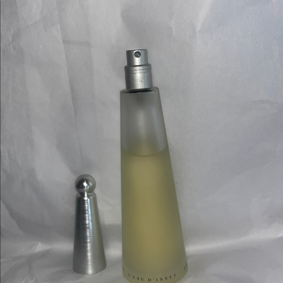 Issue Miyake - Picture 6 of 6